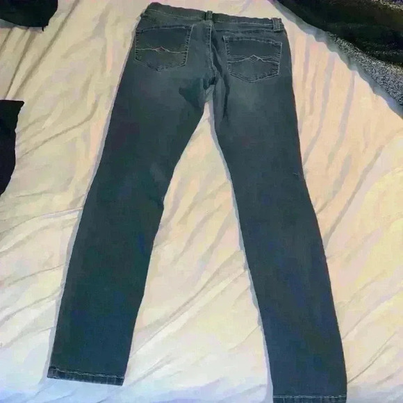 Mudd woman’s jeans size 9 - Picture 4 of 4